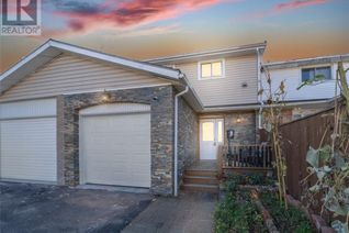 Freehold Townhouse for Sale, 189 Bedford Crescent, Sarnia, ON