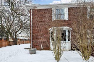 Townhouse for Sale, 137 Jansen Ave, Kitchener, ON