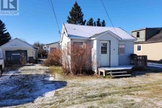 Detached House for Sale, 6 Third Ave, Wawa, ON