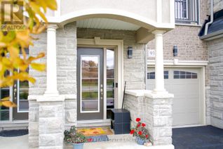 Freehold Townhouse for Sale, 93 Borers Creek Circ, Hamilton, ON