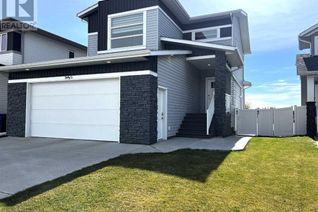 Detached House for Sale, 95 Vancouver Crescent, Red Deer, AB