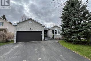 Detached House for Sale, 28 Barre Drive, Barrie, ON