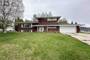 Detached House for Sale, 8 Williston Crescent, Mackenzie, BC