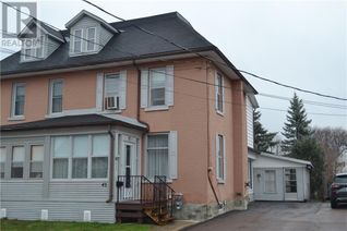 Semi-Detached House for Sale, 43 Bonnechere Street S, Renfrew, ON