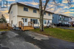 Semi-Detached House for Sale, 11 Louise Court, Lower Sackville, NS