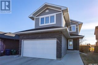 Detached House for Sale, 211 Padget Crescent, Saskatoon, SK