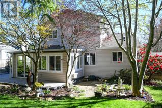 Detached House for Sale, 714 Woodland Dr, Comox, BC