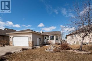 Bungalow for Sale, 75 Irving Crescent, Red Deer, AB