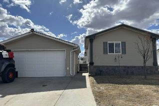 Property for Sale, 532 Maplewood Cr Ne, Edmonton, AB