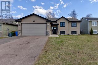 Raised Ranch-Style House for Sale, 21 Dustin Drive, Petawawa, ON