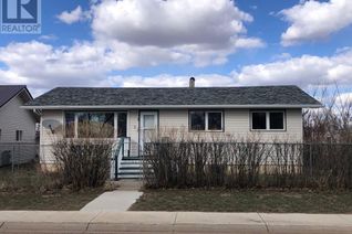 Bungalow for Sale, 218 2nd Ave E, Youngstown, AB