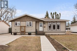 Detached House for Sale, 1213 Carleton Street, Moose Jaw, SK