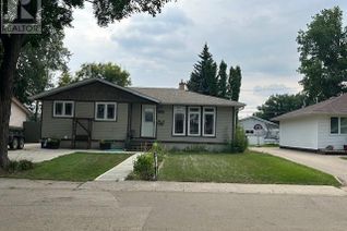 Bungalow for Sale, 1213 Carleton Street, Moose Jaw, SK