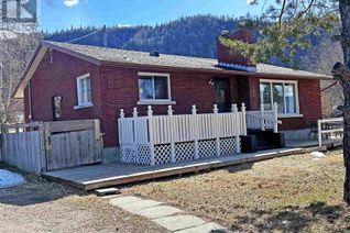 Detached House for Sale, 2 Newton Ave, Red Rock, ON