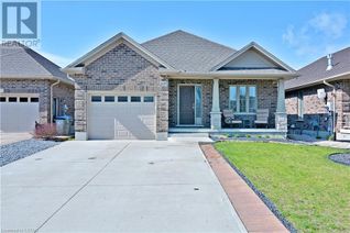 Detached House for Sale, 294 Mogg Street, Strathroy, ON