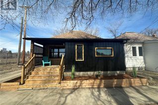 Detached House for Sale, 1108 19th Street W, Saskatoon, SK