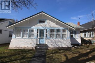 Bungalow for Sale, 671 2nd Street E, Shaunavon, SK