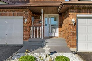 Freehold Townhouse for Sale, 15 Wilmot Young Place, Brockville, ON
