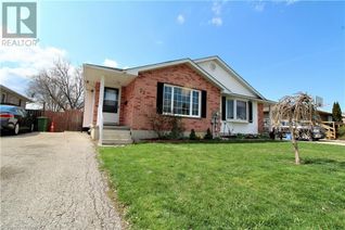 Semi-Detached House for Sale, 22 Fanjoy Drive, St. Thomas, ON