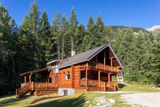 House for Sale, 823 Crandall Road, Golden, BC