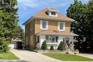 Detached House for Sale, 430 Parkside Drive, Mount Forest, ON