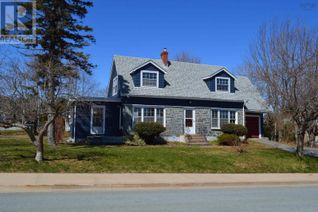 Detached House for Sale, 114 Dominion Street, Bridgewater, NS