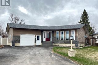Detached House for Sale, 102 Dixon Avenue, Maple Creek, SK