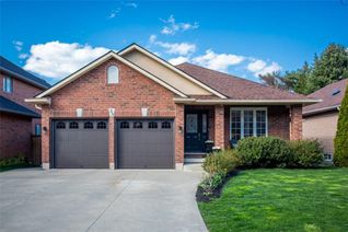 Detached House for Sale, 25 Evergreens Drive, Grimsby, ON
