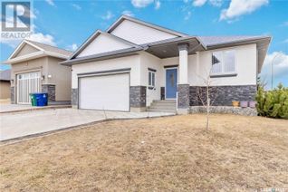 Detached House for Sale, 75 Briarvale Crescent, Saskatoon, SK