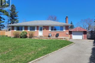 Detached House for Sale, 15 Fairmont Place, Brockville, ON