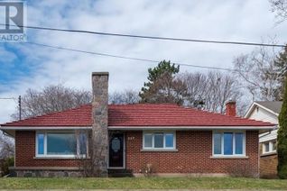 Detached House for Sale, 242 Belmont Avenue, Pembroke, ON