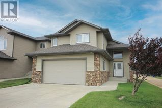Detached House for Sale, 84 Oakfield Close, Red Deer, AB