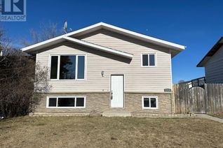 Detached House for Sale, 5707 55 Street, Rocky Mountain House, AB