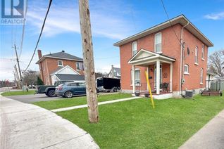 Detached House for Sale, 141 Hincks Avenue W, Renfrew, ON