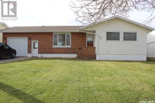 Bungalow for Sale, 595 9th Street W, Shaunavon, SK