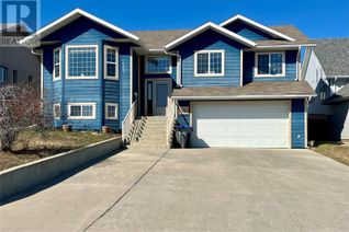 Detached House for Sale, 1336 92 Avenue, Dawson Creek, BC