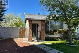 Detached House for Sale, 63 Heath Close, Red Deer, AB