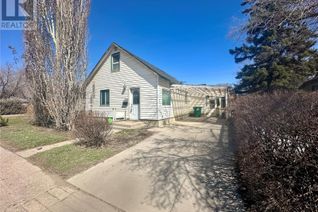 Detached House for Sale, 802 Gray Avenue, Saskatoon, SK