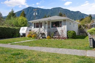 Detached House for Sale, 569 Park Street, Hope, BC