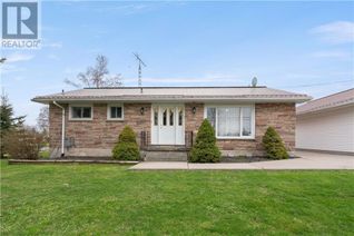 Detached House for Sale, 50 Laurier Drive, Morrisburg, ON