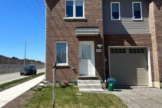 Freehold Townhouse for Rent, 414 Alberta Street, Welland, ON