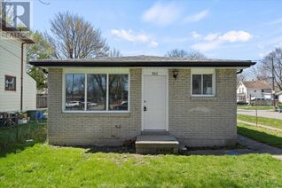 Detached House for Sale, 561 Chippawa Street, Windsor, ON