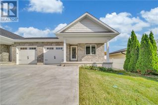 Semi-Detached House for Sale, 213 Queen Street S, Harriston, ON