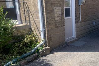 Bungalow for Rent, 324 Lawrence Ave W, Toronto, ON