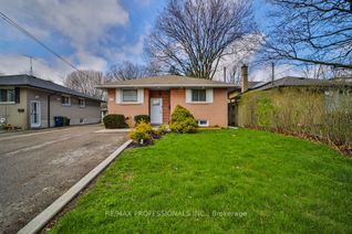 Detached House for Sale, 32 Oakridge Dr, Toronto, ON