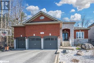 Detached House for Sale, 34 Camelot Square, Barrie, ON