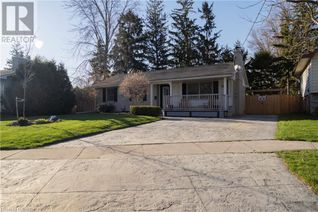 Detached House for Sale, 818 Cambridge Street, Woodstock, ON