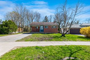 Detached House for Sale, 73 Murray Dr, Aurora, ON