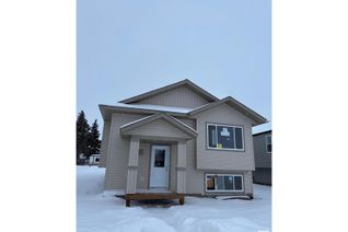 Detached House for Sale, 7413 44 Av, Camrose, AB