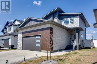Detached House for Sale, 121 Longmire Close, Red Deer, AB